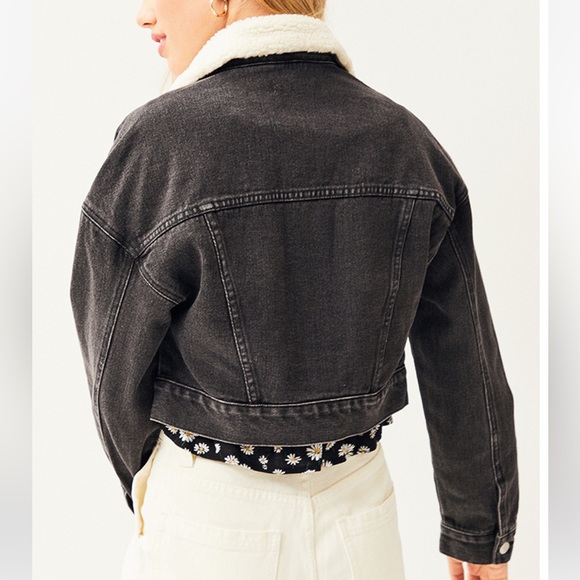 NWOT PacSun Sherpa Collar Cropped Trucker Jacket - Picture 2 of 7